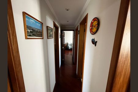 Apartamento à venda com 82m², 4 quartos e 2 vagasCorredor