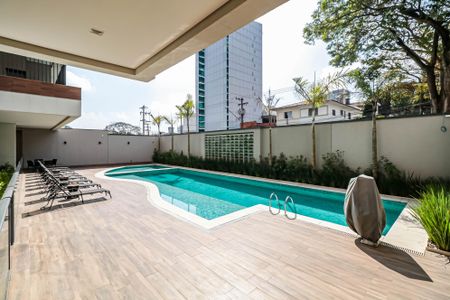 Apartamento à venda com 151m², 3 quartos e 2 vagas Apartamento à venda com 151m², 3 quartos e 2 vagasÁrea comum - Piscina