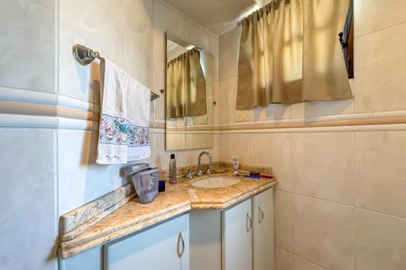 Apartamento à venda com 286m², 3 quartos e 3 vagas Apartamento à venda com 286m², 3 quartos e 3 vagasBanheiro da Suíte 1