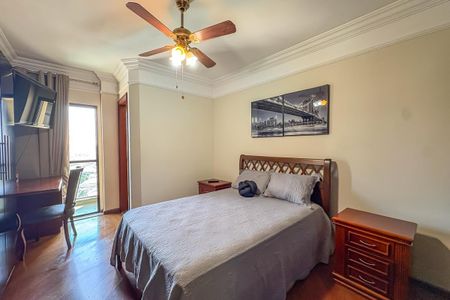 Apartamento à venda com 286m², 3 quartos e 3 vagas Apartamento à venda com 286m², 3 quartos e 3 vagasSuíte 2