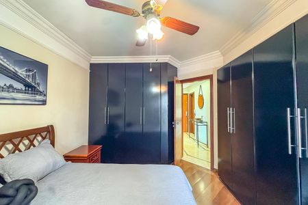 Apartamento à venda com 286m², 3 quartos e 3 vagas Apartamento à venda com 286m², 3 quartos e 3 vagasSuíte 2