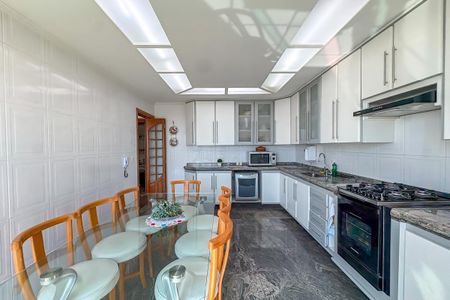 Apartamento à venda com 286m², 3 quartos e 3 vagas Apartamento à venda com 286m², 3 quartos e 3 vagasCozinha