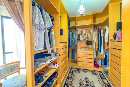 Apartamento à venda com 286m², 3 quartos e 3 vagas Apartamento à venda com 286m², 3 quartos e 3 vagasCloset da Suíte 3
