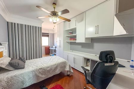 Apartamento à venda com 286m², 3 quartos e 3 vagas Apartamento à venda com 286m², 3 quartos e 3 vagasSuíte 1