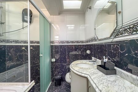 Apartamento à venda com 286m², 3 quartos e 3 vagas Apartamento à venda com 286m², 3 quartos e 3 vagasBanheiro da Suíte 2