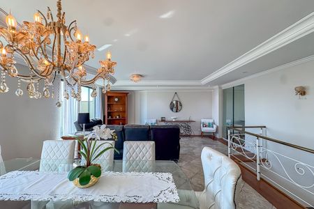 Apartamento à venda com 286m², 3 quartos e 3 vagas Apartamento à venda com 286m², 3 quartos e 3 vagasCopa