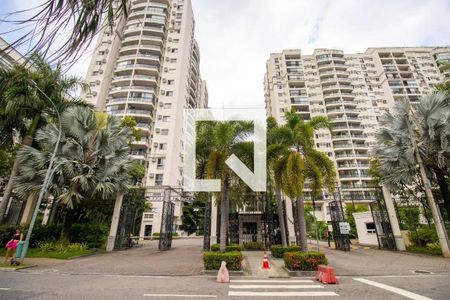 Apartamento à venda com 90m², 3 quartos e 1 vaga Apartamento à venda com 90m², 3 quartos e 1 vagaFachada