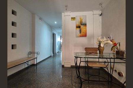 Apartamento à venda com 110m², 3 quartos e 2 vagas Apartamento à venda com 110m², 3 quartos e 2 vagasHall de entrada