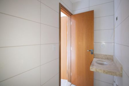 Apartamento à venda com 37m², 2 quartos e sem vaga Apartamento à venda com 37m², 2 quartos e sem vagaBanheiro