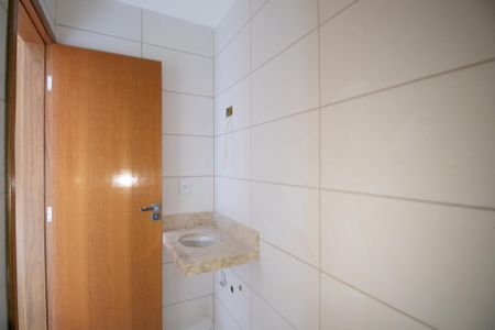Apartamento à venda com 37m², 2 quartos e sem vaga Apartamento à venda com 37m², 2 quartos e sem vagaBanheiro