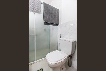 Casa de condomínio à venda com 164m², 3 quartos e 2 vagas Casa de condomínio à venda com 164m², 3 quartos e 2 vagasBanheiro da Suíte