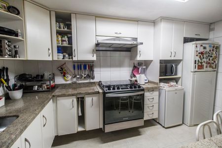 Casa de condomínio à venda com 164m², 3 quartos e 2 vagas Casa de condomínio à venda com 164m², 3 quartos e 2 vagasCozinha