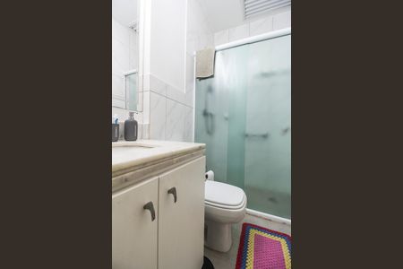 Casa de condomínio à venda com 164m², 3 quartos e 2 vagas Casa de condomínio à venda com 164m², 3 quartos e 2 vagasBanheiro