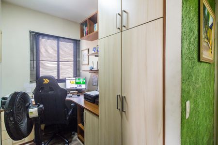 Casa de condomínio à venda com 164m², 3 quartos e 2 vagas Casa de condomínio à venda com 164m², 3 quartos e 2 vagasEscritório