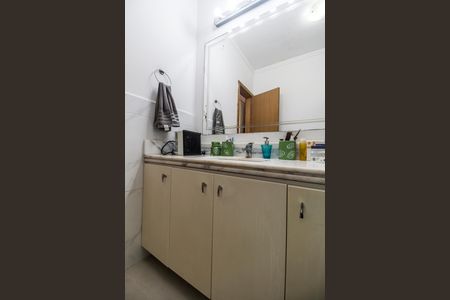 Casa de condomínio à venda com 164m², 3 quartos e 2 vagas Casa de condomínio à venda com 164m², 3 quartos e 2 vagasBanheiro da Suíte