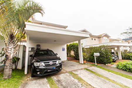 Casa de condomínio à venda com 164m², 3 quartos e 2 vagas Casa de condomínio à venda com 164m², 3 quartos e 2 vagasFachada