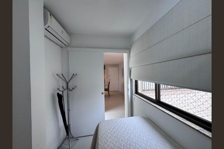 Apartamento à venda com 220m², 4 quartos e 4 vagas Apartamento à venda com 220m², 4 quartos e 4 vagasQuarto