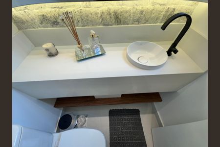 Apartamento à venda com 220m², 4 quartos e 4 vagas Apartamento à venda com 220m², 4 quartos e 4 vagasLavabo