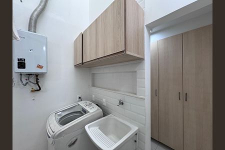 Apartamento à venda com 220m², 4 quartos e 4 vagas Apartamento à venda com 220m², 4 quartos e 4 vagasÁrea de Serviço