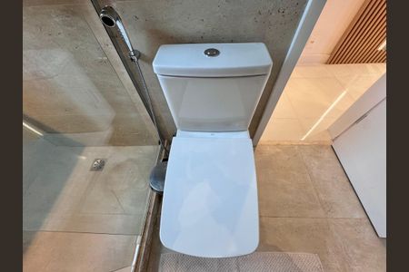 Apartamento à venda com 220m², 4 quartos e 4 vagas Apartamento à venda com 220m², 4 quartos e 4 vagasSuíte 1 Master - Banheiro