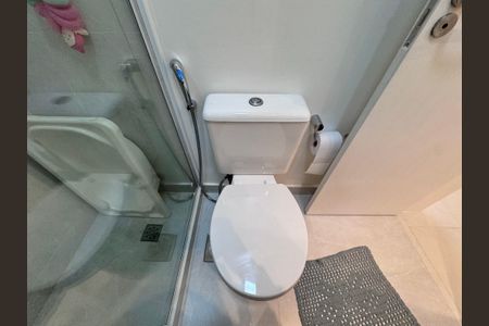 Apartamento à venda com 220m², 4 quartos e 4 vagas Apartamento à venda com 220m², 4 quartos e 4 vagasSuíte 2 - Banheiro