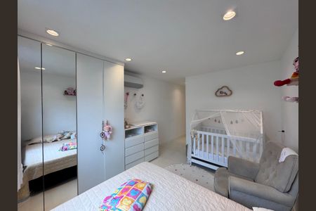 Apartamento à venda com 220m², 4 quartos e 4 vagas Apartamento à venda com 220m², 4 quartos e 4 vagasSuíte 2