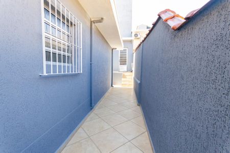 Casa à venda com 150m², 3 quartos e 2 vagas Casa à venda com 150m², 3 quartos e 2 vagasCorredor