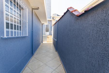 Casa à venda com 150m², 3 quartos e 2 vagas Casa à venda com 150m², 3 quartos e 2 vagasCorredor