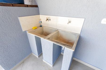 Casa à venda com 150m², 3 quartos e 2 vagas Casa à venda com 150m², 3 quartos e 2 vagasÁrea de Serviço