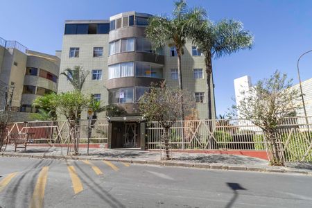 Apartamento à venda com 109m², 3 quartos e 1 vagaFachada - Placa