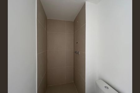 Apartamento à venda com 82m², 2 quartos e 1 vaga Apartamento à venda com 82m², 2 quartos e 1 vagaBanheiro da Suíte 1