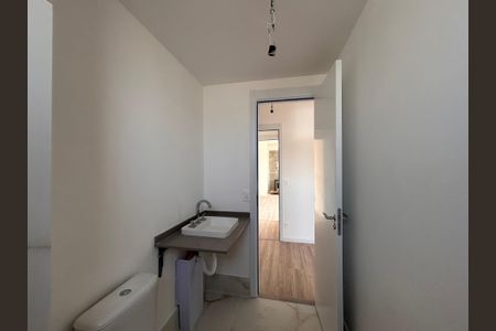 Apartamento à venda com 82m², 2 quartos e 1 vaga Apartamento à venda com 82m², 2 quartos e 1 vagaBanheiro da Suíte 2