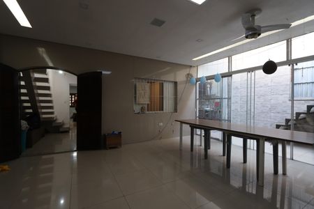 Casa à venda com 240m², 3 quartos e 2 vagasÁrea comum