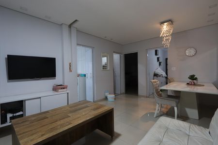Casa à venda com 240m², 3 quartos e 2 vagasSala