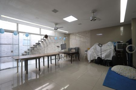 Casa à venda com 240m², 3 quartos e 2 vagasÁrea comum