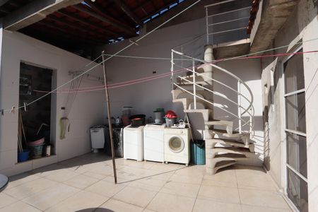 Casa à venda com 240m², 3 quartos e 2 vagasÁrea de Serviço