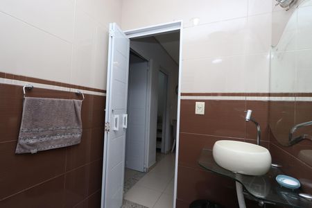 Casa à venda com 240m², 3 quartos e 2 vagasBanheiro Social