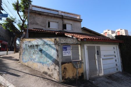 Casa à venda com 240m², 3 quartos e 2 vagasFachada