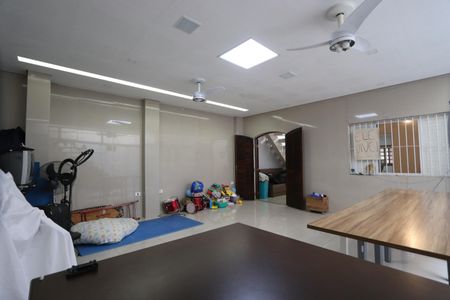 Casa à venda com 240m², 3 quartos e 2 vagasÁrea comum