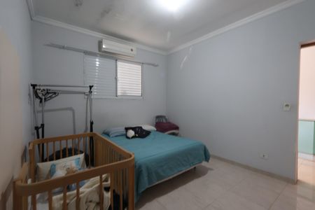 Casa à venda com 240m², 3 quartos e 2 vagasSuíte 1