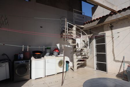 Casa à venda com 240m², 3 quartos e 2 vagasÁrea de Serviço