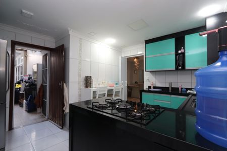 Casa à venda com 240m², 3 quartos e 2 vagasCozinha