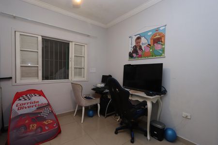 Casa à venda com 240m², 3 quartos e 2 vagasEscritório