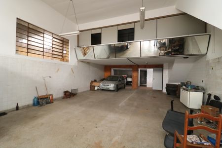 Casa à venda com 400m², 3 quartos e 4 vagasGalpão