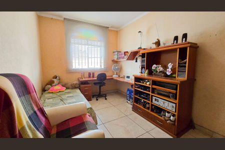 Casa à venda com 200m², 3 quartos e 2 vagas Casa à venda com 200m², 3 quartos e 2 vagasQuarto 3