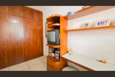 Casa à venda com 200m², 3 quartos e 2 vagas Casa à venda com 200m², 3 quartos e 2 vagasQuarto 2