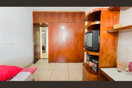 Casa à venda com 200m², 3 quartos e 2 vagas Casa à venda com 200m², 3 quartos e 2 vagasQuarto 2