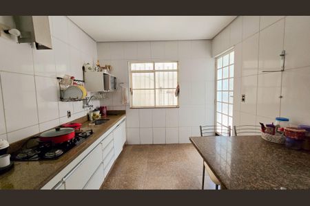 Casa à venda com 200m², 3 quartos e 2 vagas Casa à venda com 200m², 3 quartos e 2 vagasCozinha