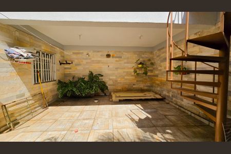 Casa à venda com 200m², 3 quartos e 2 vagas Casa à venda com 200m², 3 quartos e 2 vagasÁrea Externa