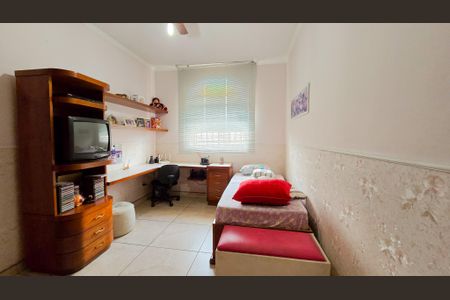 Casa à venda com 200m², 3 quartos e 2 vagas Casa à venda com 200m², 3 quartos e 2 vagasQuarto 2